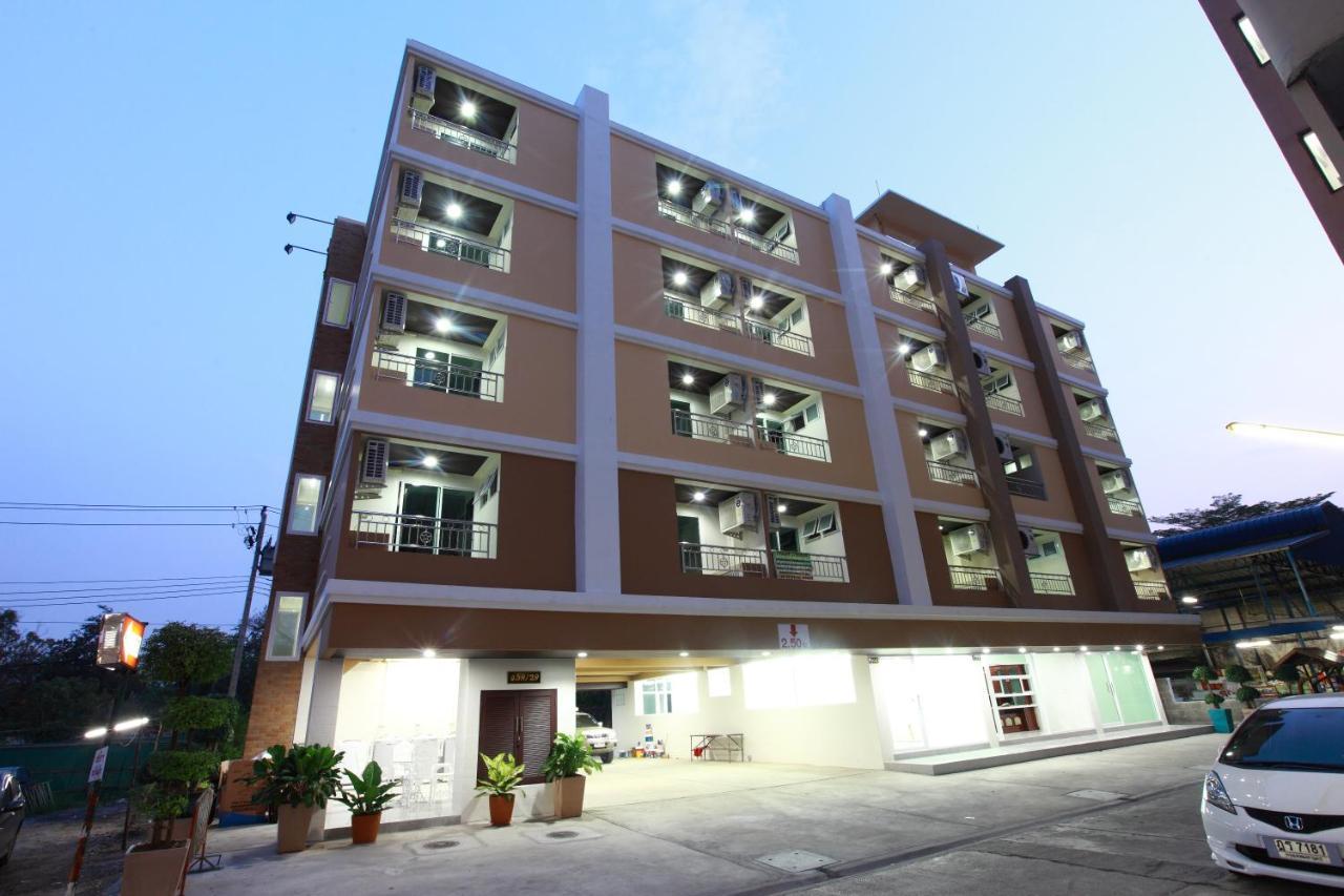 Rattanasook Residence Bangkok Exterior photo