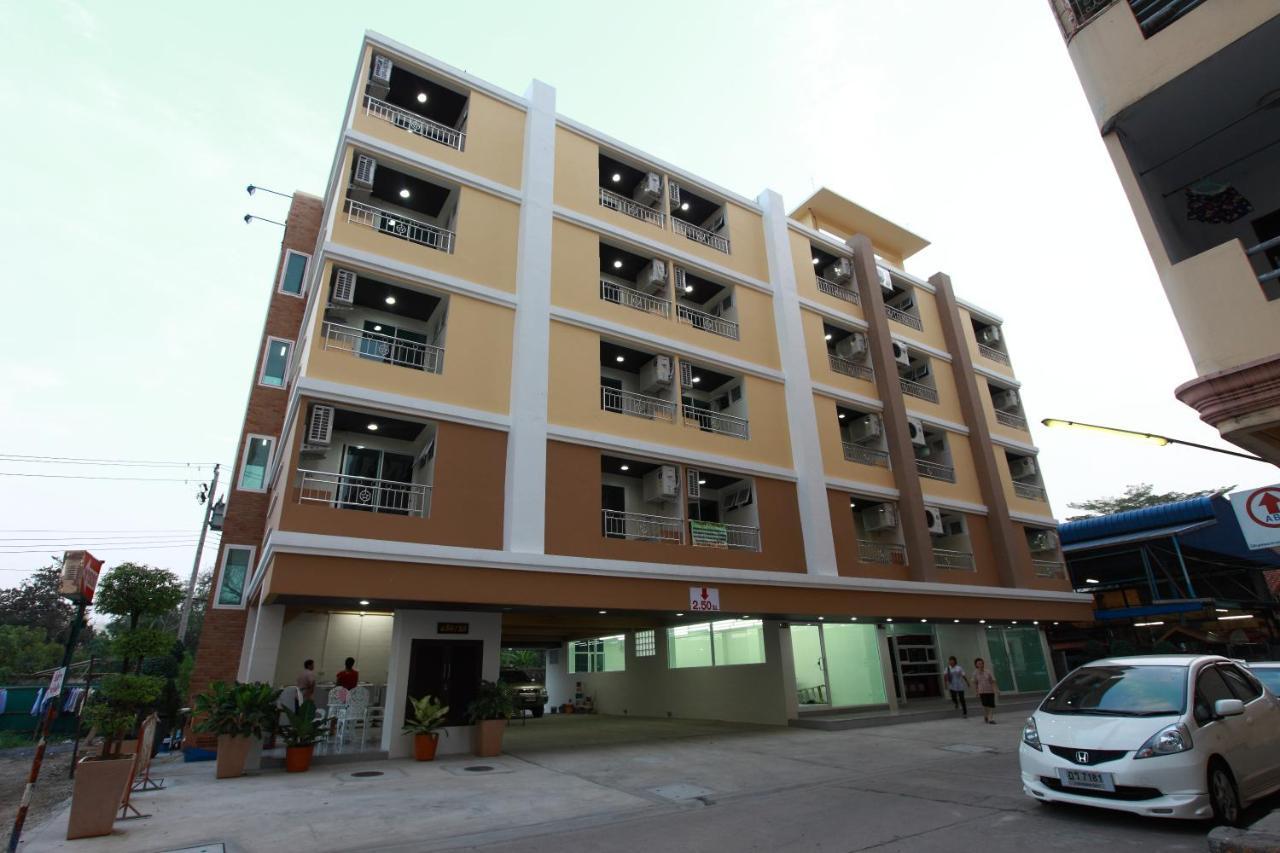 Rattanasook Residence Bangkok Exterior photo